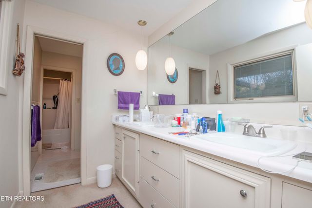 8613 Wimbledon Drive, Knoxville, TN 37923