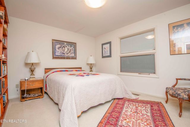 8613 Wimbledon Drive, Knoxville, TN 37923