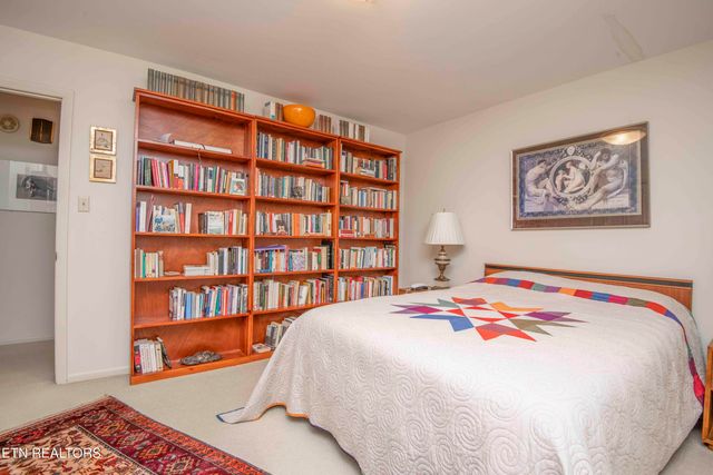 8613 Wimbledon Drive, Knoxville, TN 37923