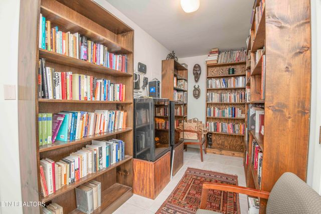 8613 Wimbledon Drive, Knoxville, TN 37923