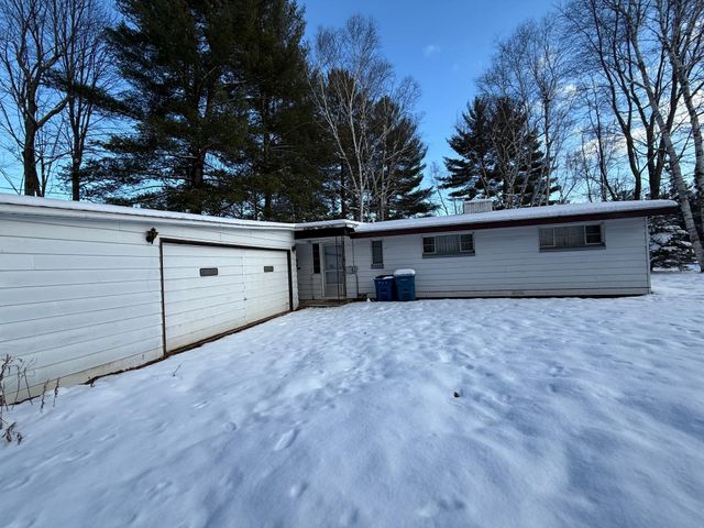 3738 Pineland Point Road, Gladwin, MI 48624