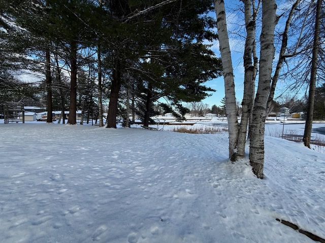 3738 Pineland Point Road, Gladwin, MI 48624