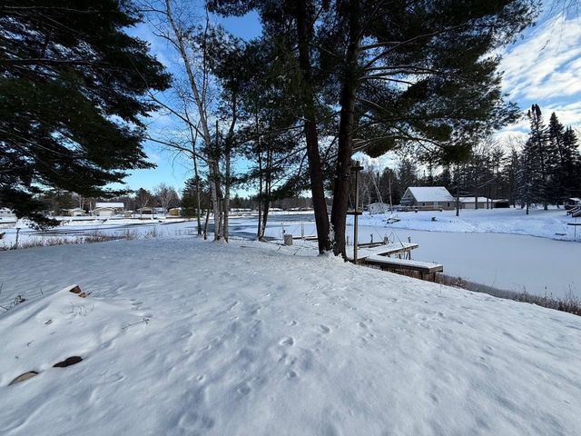 3738 Pineland Point Road, Gladwin, MI 48624