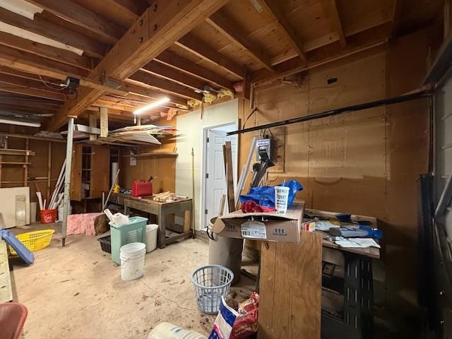 3738 Pineland Point Road, Gladwin, MI 48624