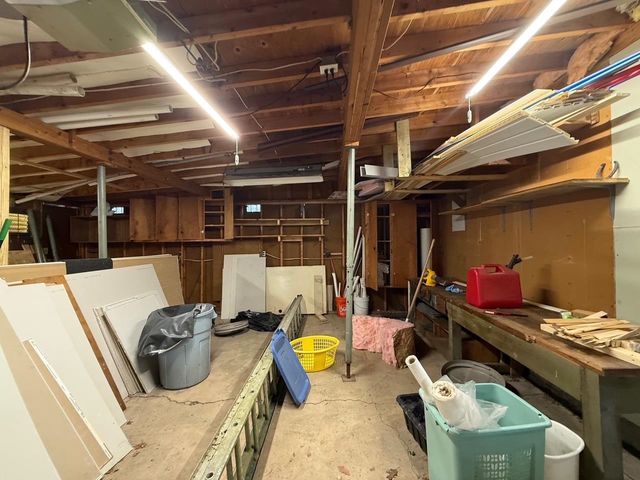 3738 Pineland Point Road, Gladwin, MI 48624