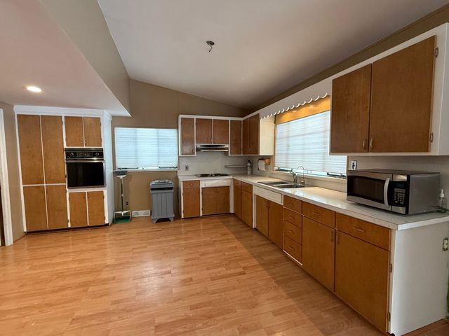 3738 Pineland Point Road, Gladwin, MI 48624