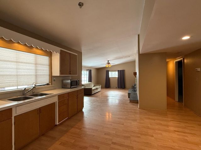 3738 Pineland Point Road, Gladwin, MI 48624