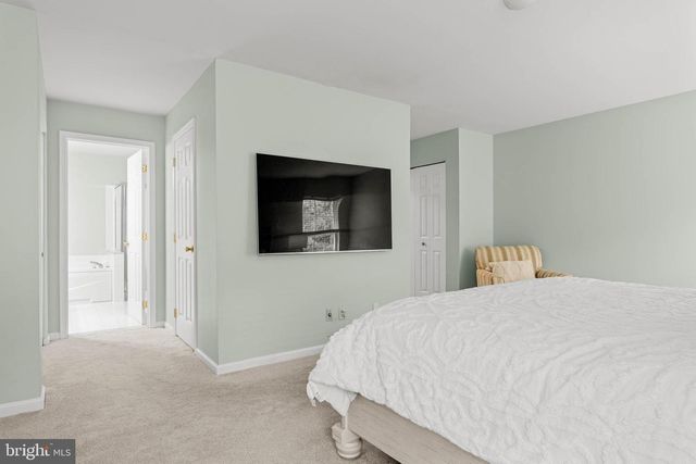 204 YORKTOWN CT, Malvern, PA 19355