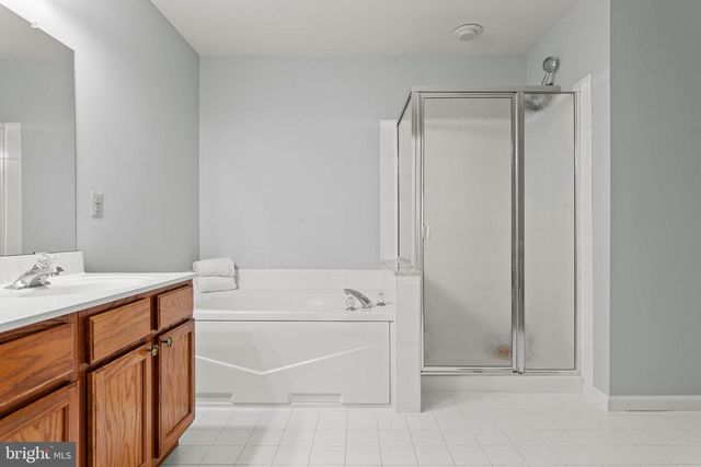 204 YORKTOWN CT, Malvern, PA 19355