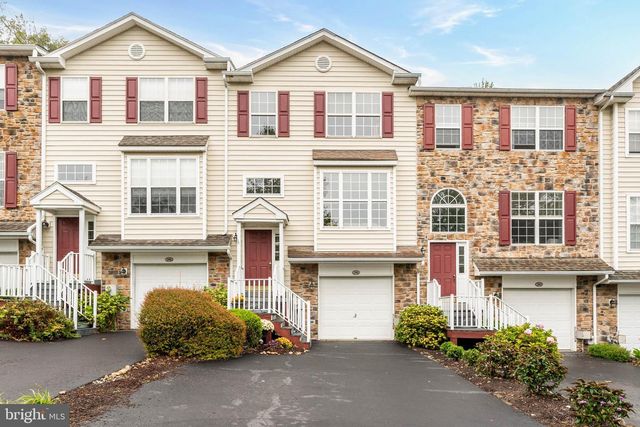 204 YORKTOWN CT, Malvern, PA 19355