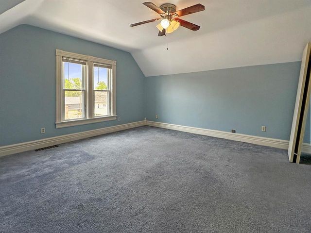 1216 10TH STREET, Marinette, WI 54143