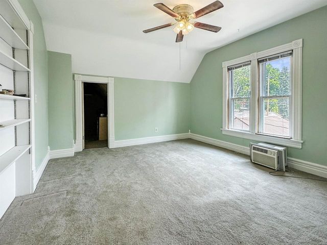 1216 10TH STREET, Marinette, WI 54143