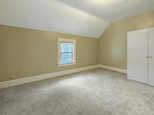 1216 10TH STREET, Marinette, WI 54143