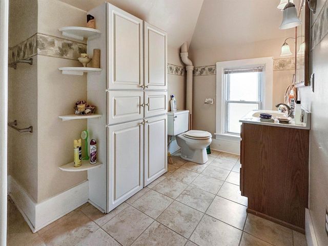 1216 10TH STREET, Marinette, WI 54143