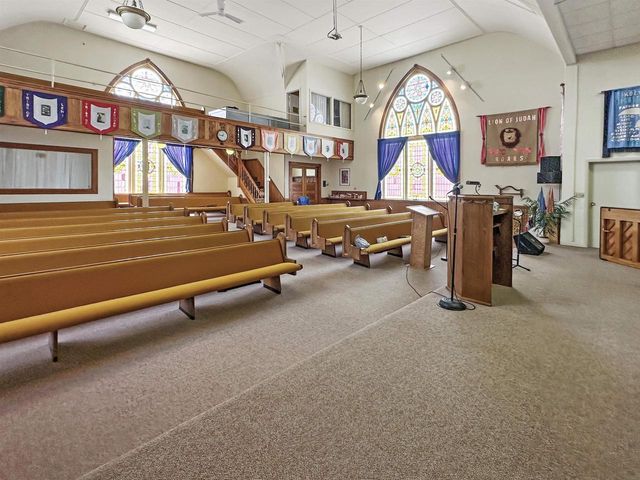 1216 10TH STREET, Marinette, WI 54143