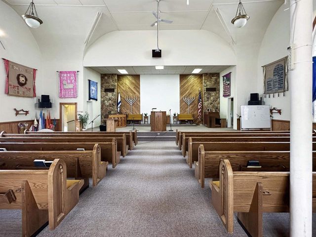 1216 10TH STREET, Marinette, WI 54143