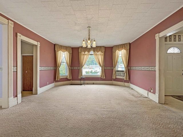 1216 10TH STREET, Marinette, WI 54143