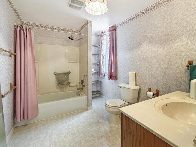 1216 10TH STREET, Marinette, WI 54143