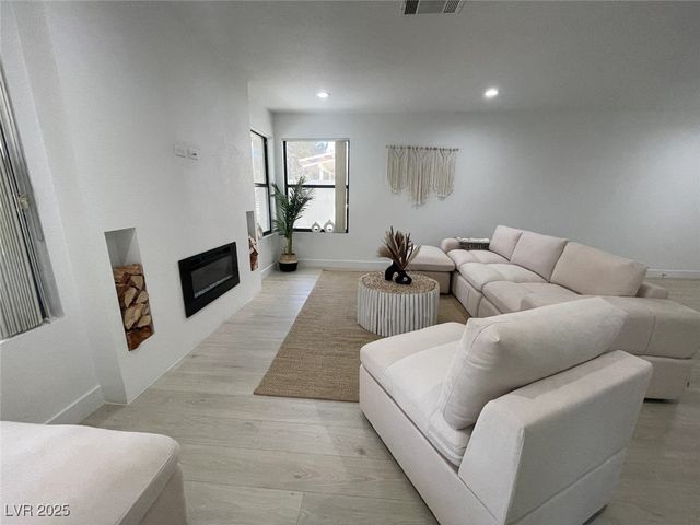 3004 Ocean View Drive, Las Vegas, NV 89117