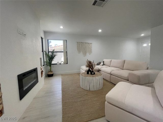 3004 Ocean View Drive, Las Vegas, NV 89117