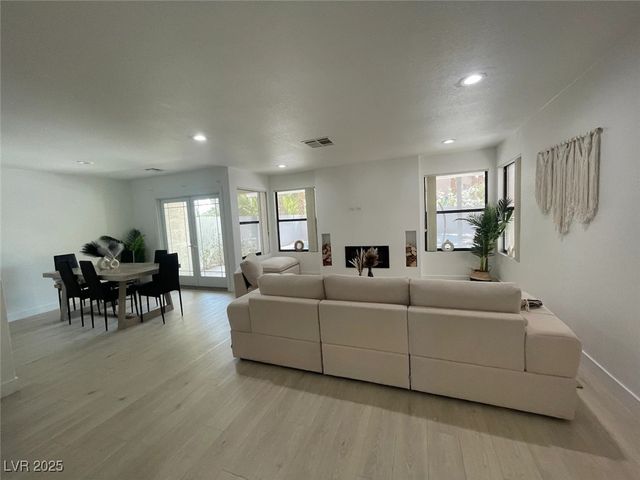 3004 Ocean View Drive, Las Vegas, NV 89117