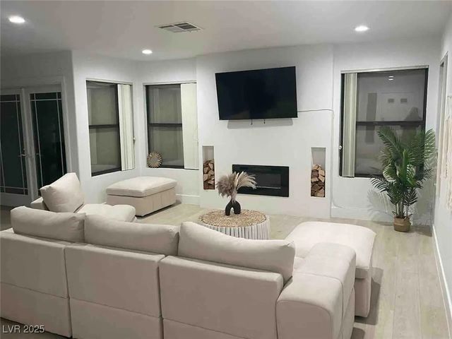 3004 Ocean View Drive, Las Vegas, NV 89117