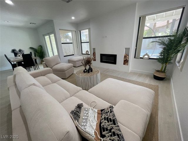 3004 Ocean View Drive, Las Vegas, NV 89117