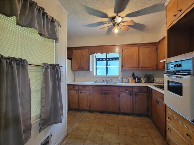 1362 Whites Chapel Road, Elberton, GA 30635