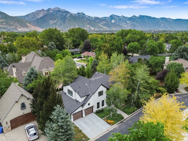 6183 S HAVEN MOOR CIR, Murray, UT 84121