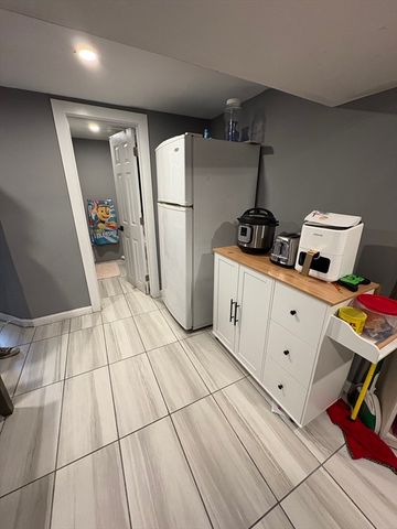 211 Elm, Everett, MA 02149