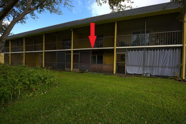 1509 Meadows Circle W, Boynton Beach, FL 33436