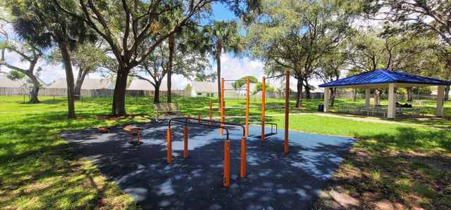 1509 Meadows Circle W, Boynton Beach, FL 33436