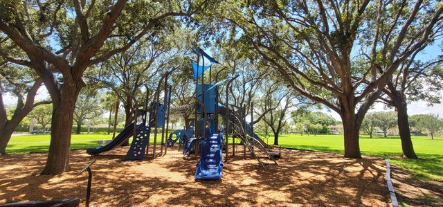 1509 Meadows Circle W, Boynton Beach, FL 33436