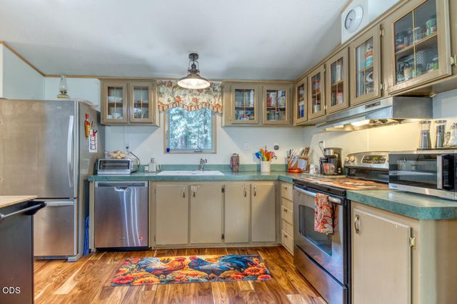 15869 Burlwood Lane, La Pine, OR 97739