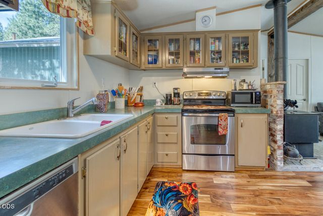 15869 Burlwood Lane, La Pine, OR 97739