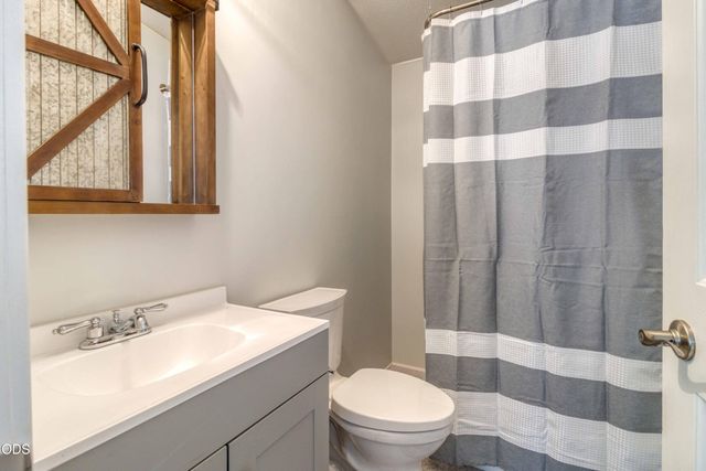 15869 Burlwood Lane, La Pine, OR 97739