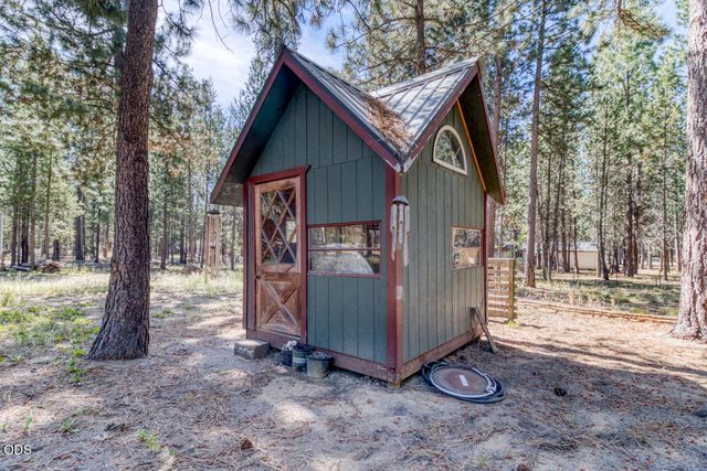 15869 Burlwood Lane, La Pine, OR 97739