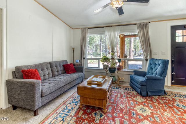 15869 Burlwood Lane, La Pine, OR 97739