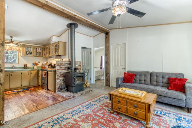 15869 Burlwood Lane, La Pine, OR 97739