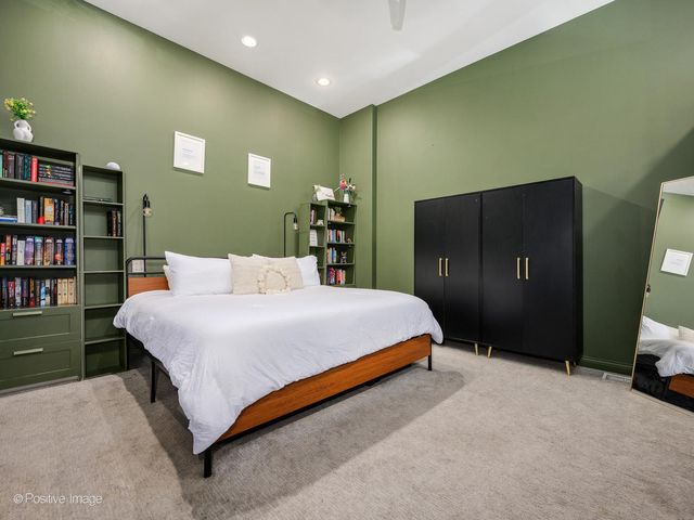 1502 W OHIO Street 1F, Chicago, IL 60622