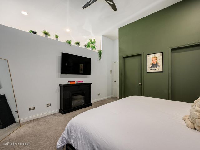 1502 W OHIO Street 1F, Chicago, IL 60622