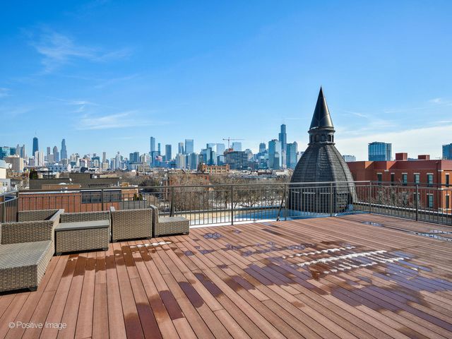 1502 W OHIO Street 1F, Chicago, IL 60622