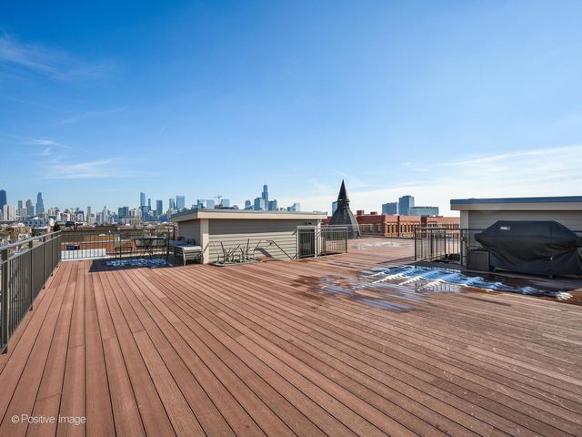 1502 W OHIO Street 1F, Chicago, IL 60622