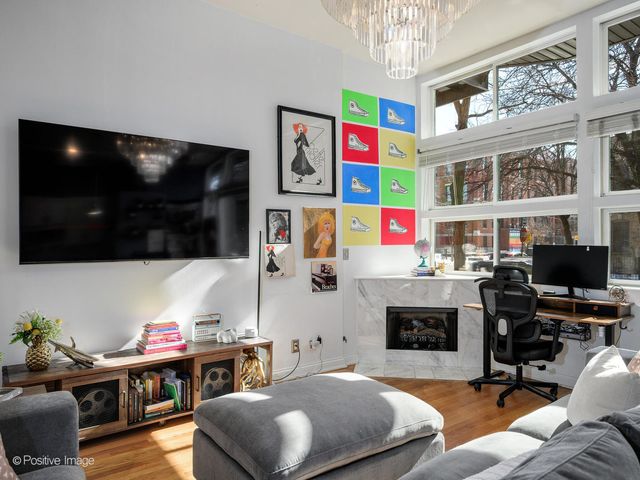 1502 W OHIO Street 1F, Chicago, IL 60622