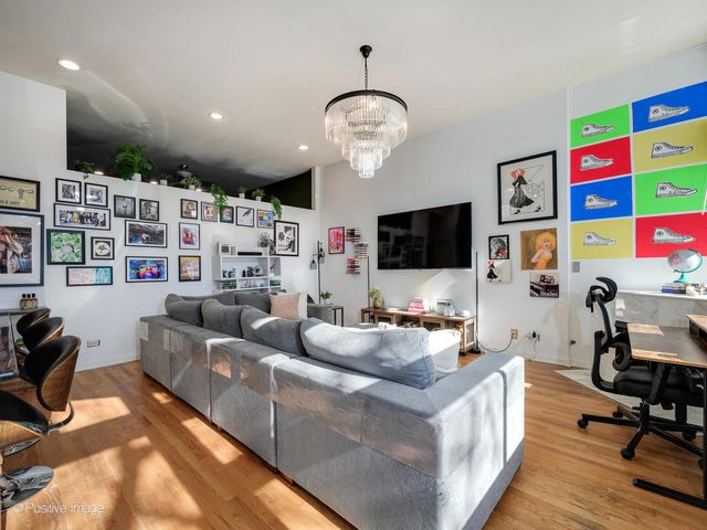 1502 W OHIO Street 1F, Chicago, IL 60622