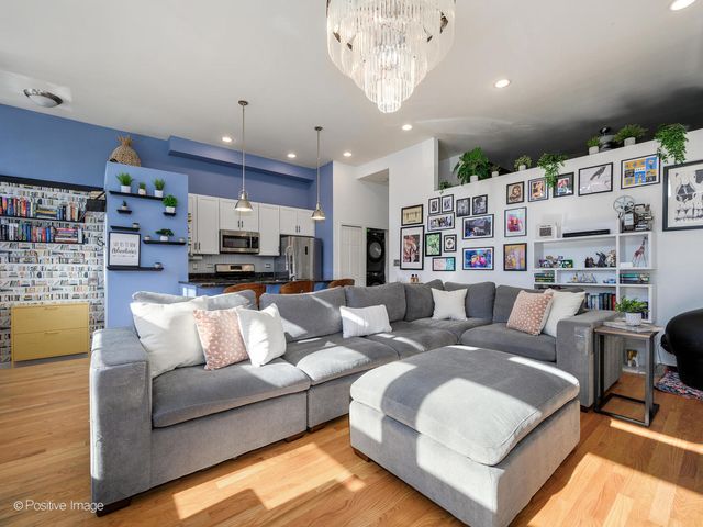 1502 W OHIO Street 1F, Chicago, IL 60622