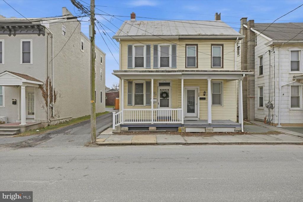 127 N RAILROAD ST, Annville, PA 17003