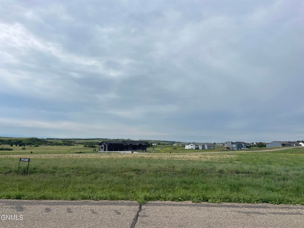 14140 Paniolo Way, Bismarck, ND 58503 photo 4