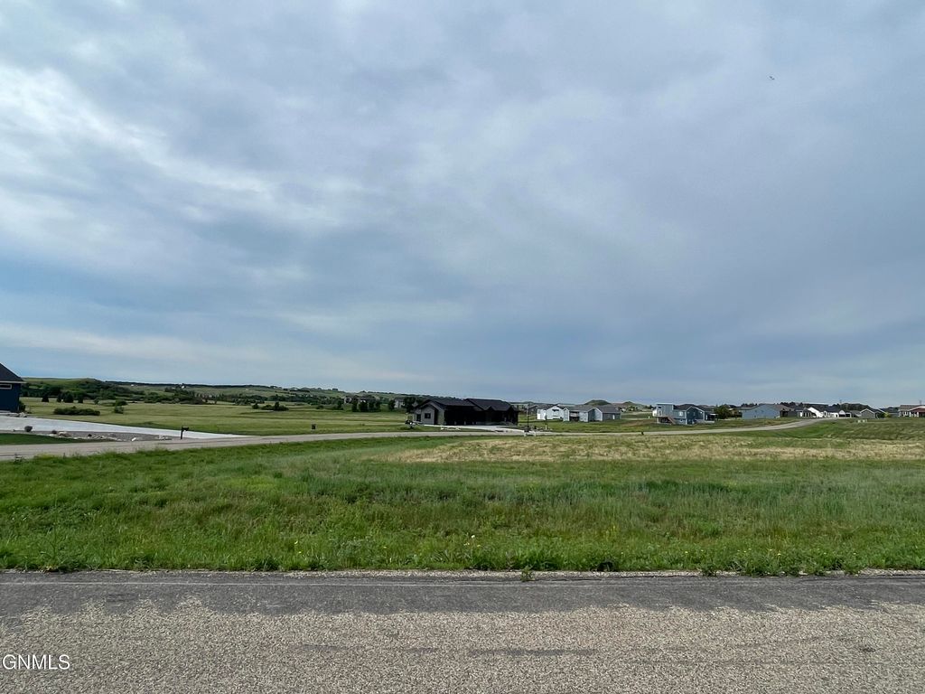 14140 Paniolo Way, Bismarck, ND 58503 photo 5