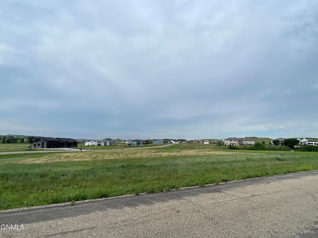 14140 Paniolo Way, Bismarck, ND 58503 photo 6